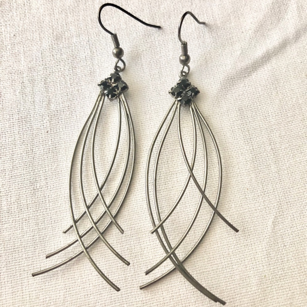 Vintage whispy fish hook black crystal earrings